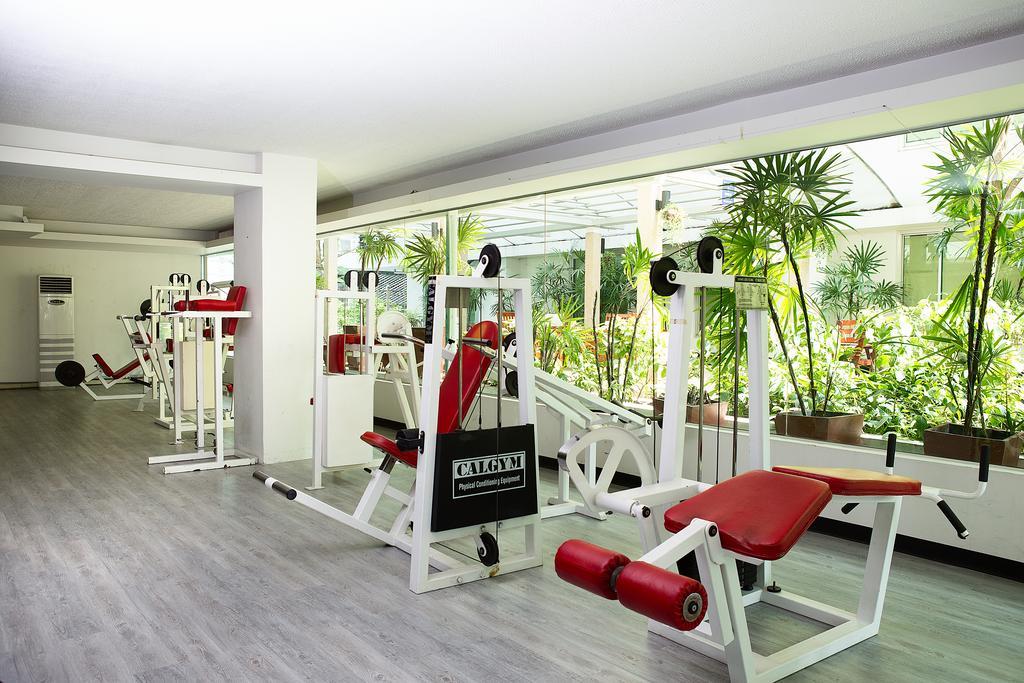 The Capital Resort @ Sukhumvit 50 Bangkok Exterior foto A gym in a hotel